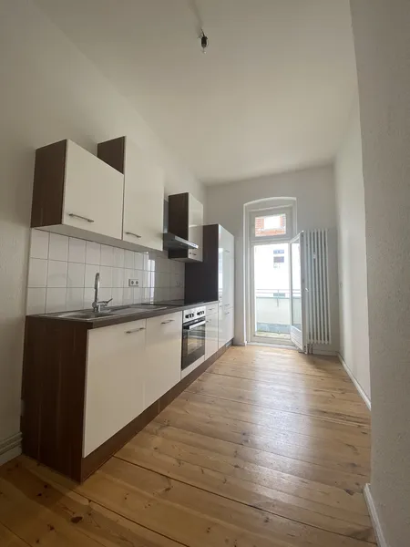 Neuwertige - 2-Zimmer Stuckaltbauwohnung mit Balkon und Einbauküche — photo 1